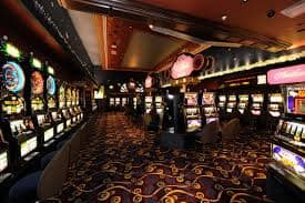 Antarmuka taruhan Caribbean Stud Poker di aplikasi mobile cucu toto